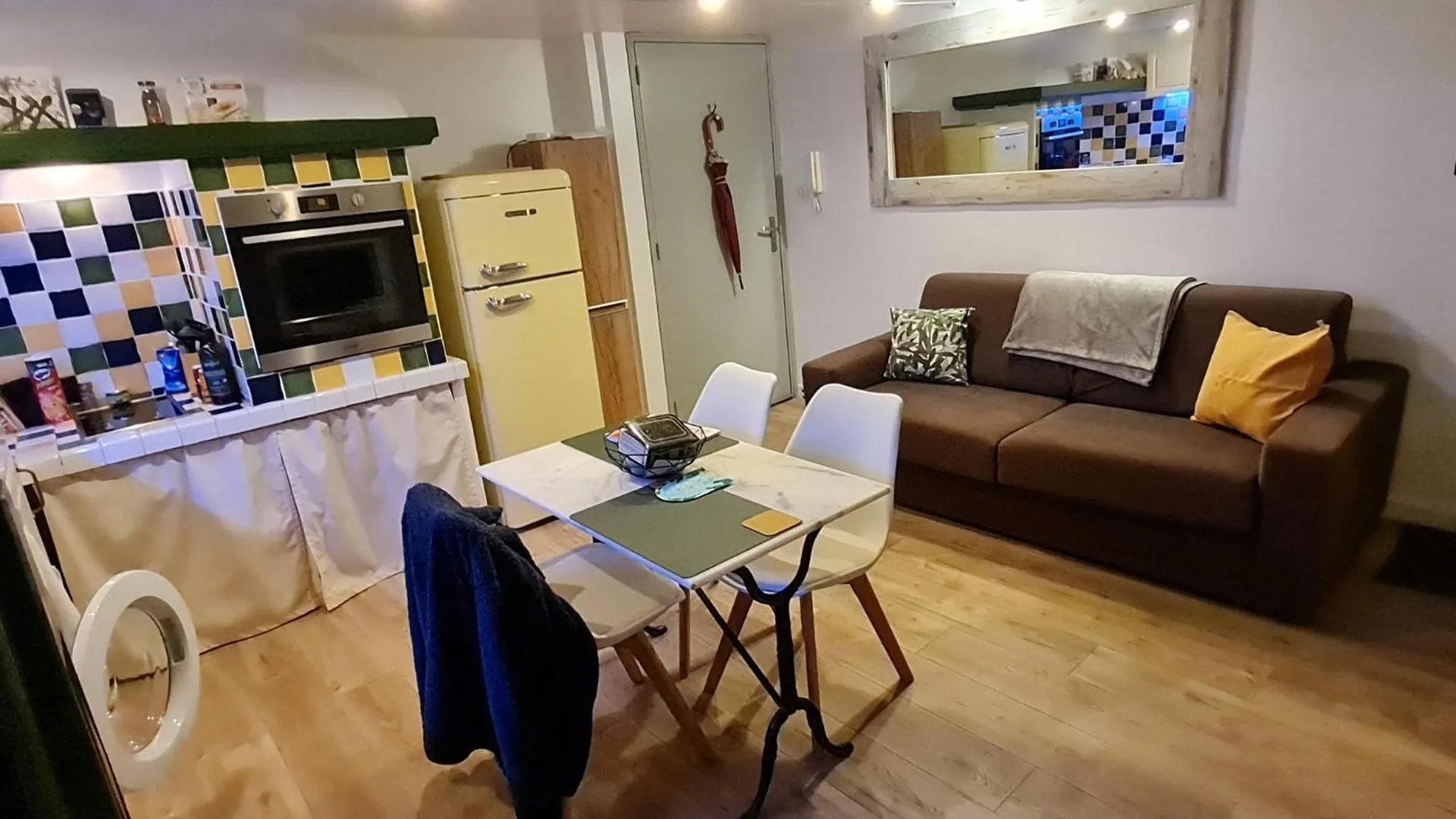Lovely Apartment With A Rooftop View In Aix Aix-en-Provence 0*,  Francja